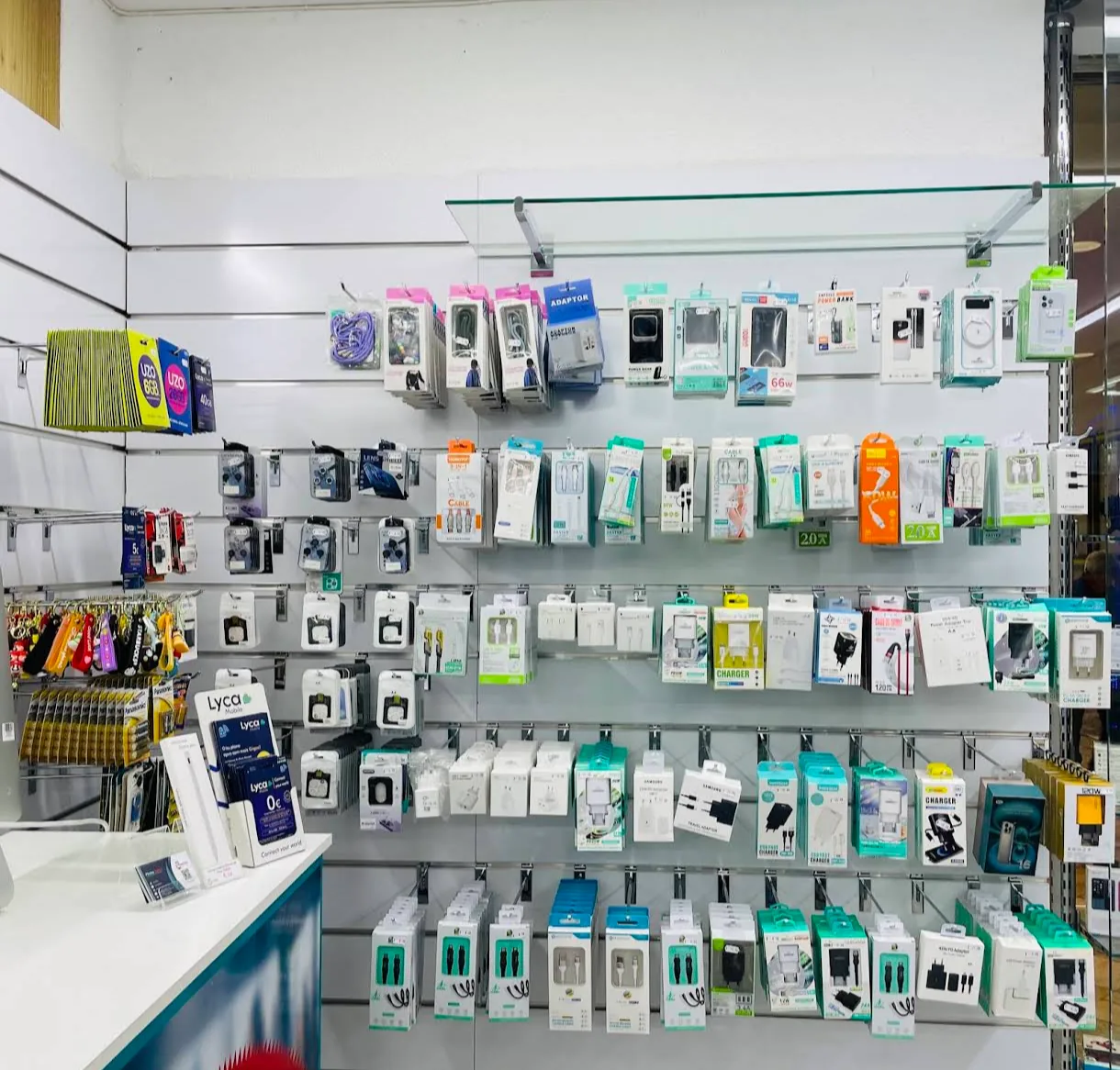 Cabos e carregadores — Phone Care+ Braga