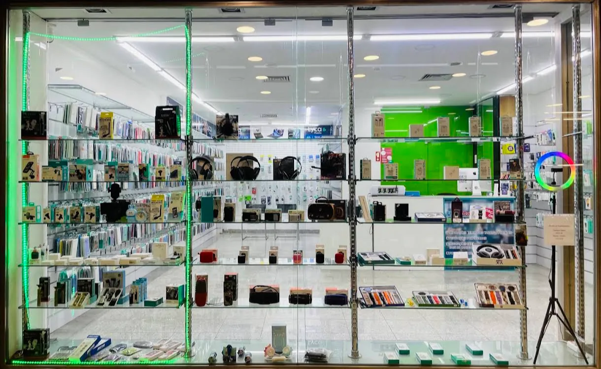 Entrada da loja — Phone Care+ Braga